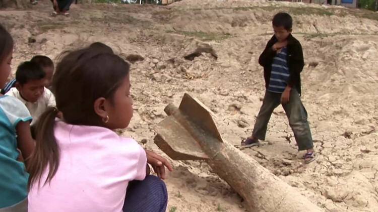 Laos: Lovci bomb